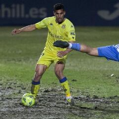 El barro vence al fútbol en un feo empate en el Torres