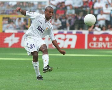 Llegó en el mercado de invierno procedente del Portuguesa brasileño. La falta de oportunidades en el Madrid le hizo hacer pronto las maletas, primero cedido al Flamengo y luego traspasado al Bayer Leverkusen. Se retiró recientemente a los 43 años.