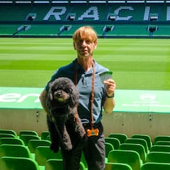 Blondo, el perro más futbolero... ¡Y con carnet del Racing!
