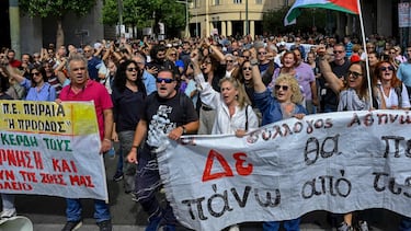 El país mediterráneo, que mantiene una semana laboral de seis días, propone ahora jornadas de 13 horas: