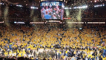 Vista general durante la celebración de los jugadores de Golden State Warriors tras vencer en la final de la Conferencia Oeste a Oklahoma City Thunder.