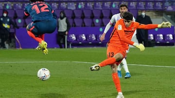 Sevilla's Moroccan goalkeeper Yassine Bounou Bono scores during the Spanish League football match between Real Valladolid and Sevilla at the Jose Zorrilla stadium in Valladolid on March 20, 2021. (Photo by Cesar Manso / AFP)