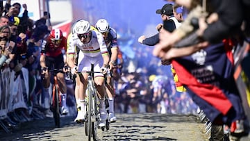 Pogacar, rey de Flandes, tiene a la Historia como principal rival