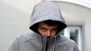 Piqué sugiere en Twitter que juega en Mestalla: "Ready"