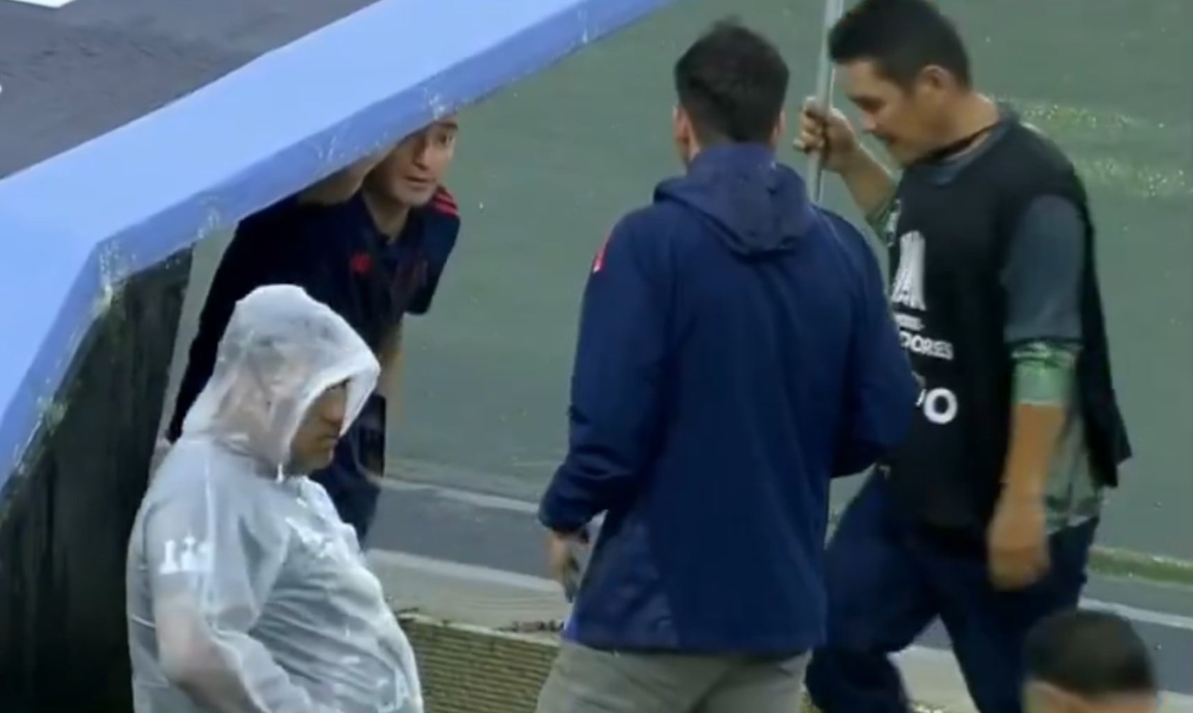 Así estaba la cancha a una hora del partido entre Carabobo y la U: ¡diluvio postergó el inicio!
