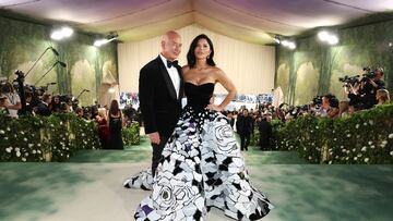 NEW YORK, NEW YORK - MAY 06: Jeff Bezos and Lauren Sanchez attend The 2024 Met Gala Celebrating "Sleeping Beauties: Reawakening Fashion" at The Metropolitan Museum of Art on May 06, 2024 in New York City. (Photo by Kevin Mazur/MG24/Getty Images for The Met Museum/Vogue)