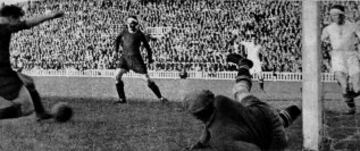 El 21 de abril de 1935 el Barcelona derrotó al Real Madrid por 5-0 con 4 goles de Ventolrá y 1 de Escolá, impidiendo que los blancos se pusieran lideres en la clasificación de La Liga.