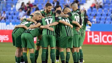 Piña del Eibar en Butarque