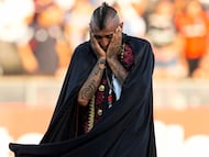 La imponente llegada de Arturo Vidal en su presentación con Colo Colo