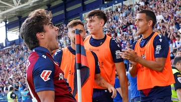 29/09/24 PARTIDO SEGUNDA DIVISION
LEVANTE UD - UD ALMERIA
GOL CARLOS ALVAREZ 4-2 ALEGRIA