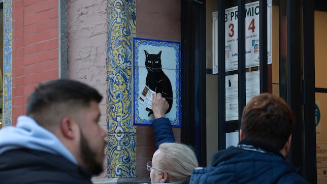 Así funciona el ‘timo del tocomocho’, la estafa que te pueden hacer con la Lotería de Navidad: un boleto y menos dinero