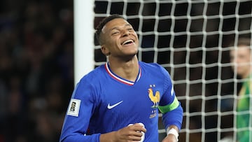 SAINT DENIS (France), 13/11/2025.- Frances Kylian Mbappe celebrates scoring the 3-0 goal during the 2026 FIFA World Cup European Qualifiers Group D soccer match between France and Ukraine in Saint Denis, near Paris, France, 13 November 2025. (Mundial de Fútbol, Francia, Ucrania) EFE/EPA/CHRISTOPHE PETIT TESSON
