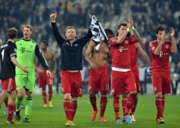 Los jugadores del Bayern de M&uacute;nich celebran su clasificaci&oacute;n para las semifinales de la Champions.