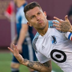 Calvo: frentero, capitán de Minnesota y ahora mundialista