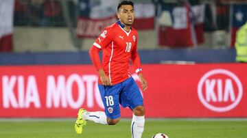 Gonzalo Jara, defensor de la selección chilena.