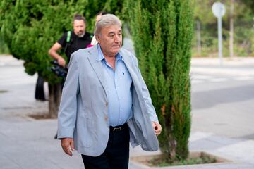 El actor y humorista Tony Antonio a su llegada al tanatorio de Pozuelo de Alarcón.