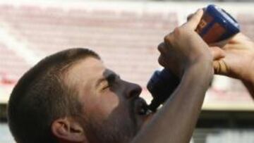 <b>GRAN JUGADOR.</b> El defensa considera que Hleb es de la clase de jugadores que le gustan a la afición del Barça.