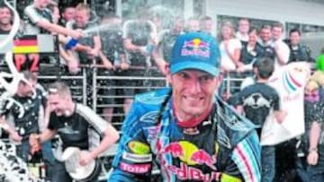<b>SU DOMINGO MÁS FELIZ. </b>Mark Webber ha protagonizado un fin de semana perfecto: el sábado logró su primera pole y ayer su primera victoria en la Fórmula 1.