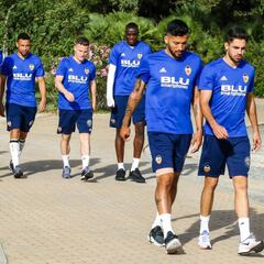 Mina y Sáenz regresan mañana, Abdennour, sin fecha de vuelta