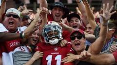 Quinton Patton celebra con la afici&oacute;n de los 49ers su touchdown de 21 yardas. Que en esta competici&oacute;n quien no celebra algo es que es un cenizo.