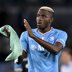 Osimhen zanja la polémica en Nápoles