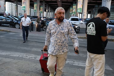 José Manuel Parada a su llegada a la estación de Atocha para coger un AVE para acudir a Marbella para dar el último adiós a Caritina Goyanes.