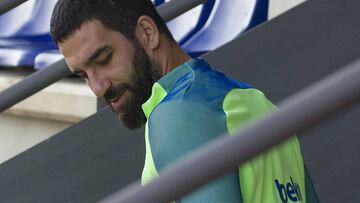 Arda Turan, que no entr&oacute; en la convocatoria de Luis Enrique, durante un entrenamiento.