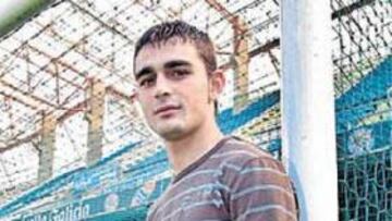 <b>SE ESTRENÓ ANTE EL BARCELONA.</b> Adrián López se dio a conocer ante media España la pasada jornada en el Camp Nou. Este asturiano de 19 años salió en el segundo tiempo y marcó un golazo pleno de potencia y técnica. Su desparpajo estuvo a punto de costarle un punto al Barça, que pidió la hora (2-1). Ese gol significó su estreno en Primera y hoy espera repetir en Riazor: Tengo muchas ganas de hacer mi primer gol ante mi afición. Cuanto antes, mejor, y si es ante el Nàstic, perfecto. Necesitaba marcar en Liga y llegó en Barcelona. No creo que esto no se me suba a la cabeza y quiero devolverle a Caparrós la confianza en el campo.