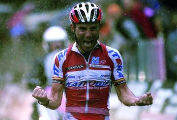 El ¨²nico ciclista espa?ol que ha subido al primer pelda?o del podio de Lombard¨ªa es Purito Rodr¨ªguez. El catal¨¢n se impuso en dos ediciones consecutivas, 2012 y 2013, en las dos con ataques en la ¨²ltima ascensi¨®n para vencer en solitario. El primer corredor nacional que se fotografi¨® en el caj¨®n de esta prueba fue Miguel Poblet. Tambi¨¦n catal¨¢n, concluy¨® segundo en 1958, al imponerse en el esprint del grupo. Nino Defilippis les sac¨® siete segundos.