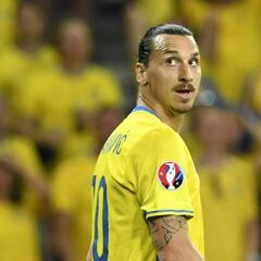 DT de Suecia pide a Zlatan Ibrahimovic: "Si quiere volver, que me lo diga"