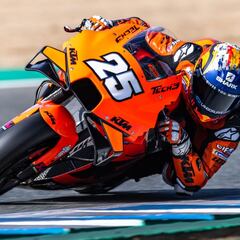 Raúl Fernández arranca como el mejor novato y lidera Nakagami