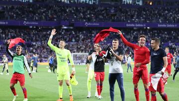 Los jugadores del Getafe celebrando la permencnia conseguida el domingo en Valladolid.