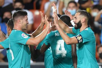 1-2. Karim Benzema celebra el segundo gol.
