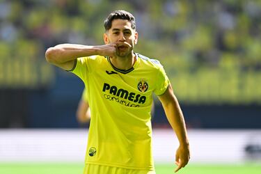 Cada balón que pasa por él es sinónimo de peligro. Si arma la pierna es gol. Esa eficacia la comprobó Osasuna en su propia piel. Se alió con Parejo para hacer su primera diana, con un latigazo que tocó en el larguero. La segunda la cocinó en una jugada con Barry y Pépé. Está de dulce, como el Submarino.