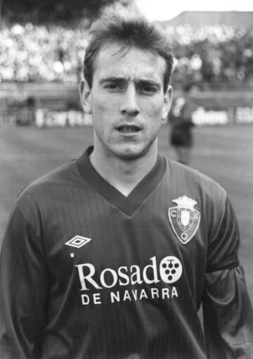 Vistió la camiseta del Osasuna durante diez temporadas en dos épocas: desde 1982 hasta 1989 y desde 1990 hasta 1994. Jugó la temporada 1989-90 con el Atleti.