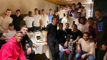 Los jugadores del Real Madrid en la cena de Navidad.