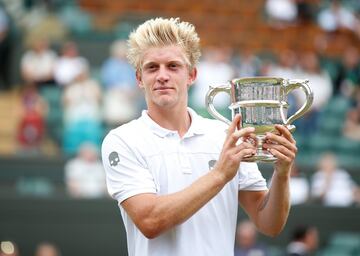 En julio de 2017 se proclamó campeón júnior de Wimbledon después de ganar por 7-6 (2) y 6-3 al argentino Axel Geller. Es el segundo español que gana el torneo júnior de Wimbledon, tras Manuel Orantes en 1967.