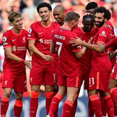 Liverpool top Premier League table as City held by Saints