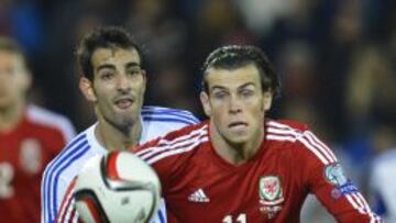 Bale es todo un líder con Gales, moviéndose por todo el campo como referente.