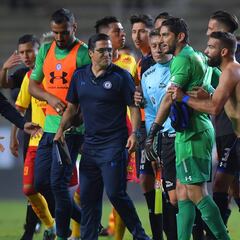 Monarcas y Cruz Azul se quedaron cerca de la bronca