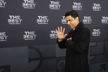 El presidente del Paris Saint-Germain Nasser Al Khelaifi llega a la ceremonia de los Premios The Best.
