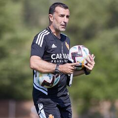 El Zaragoza no sabe qué hacer con la pelota