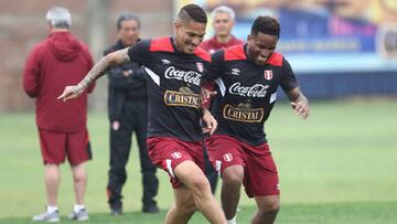 Paolo Guerrero durante un entrenamiento de la selección de Perú.