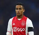 Mourinho y el United siguen esperando por Justin Kluivert
