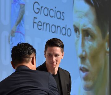 Fernando Torres tras 18 a?os anunci¨® su retira en un rueda de prensa ofrecida en Tokyo. "Ha llegado el momento de poner punto y final a mi carrera" dijo el delantero fuenlabre?o.