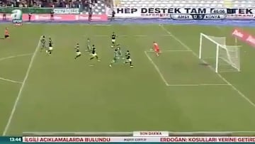 El espectacular primer gol de Paolo Hurtado con el Konyaspor