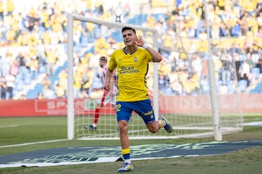 El extremo amarillo detectó el hueco a la espalda de la zaga sportinguista y Amatucci le puso un balón que le permitió superar a todos y definir con sutileza para dar la victoria a su equipo