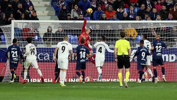 Courtois realiza una parada en el encuentro ante el Huesca del pasado fin de semana.
