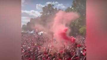 Fanáticos del Liverpool se toman calles parisinas