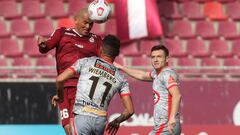 'Chupete' Suazo aclara su futuro